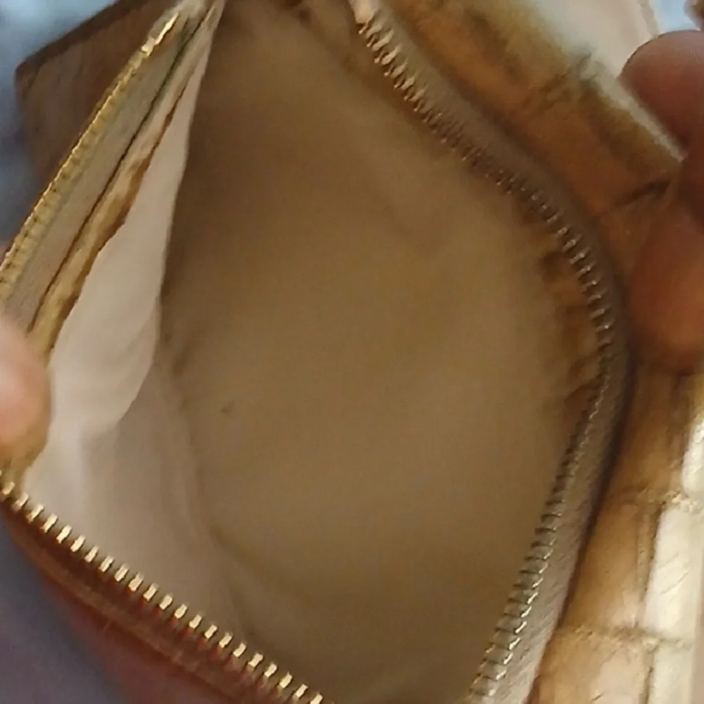 Miu Miu Tan Croc-Embossed Wallet - Picture 7 of 11